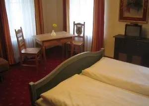 Otel Townhouse Weisses Kreuz Boutiquehotel 3*
